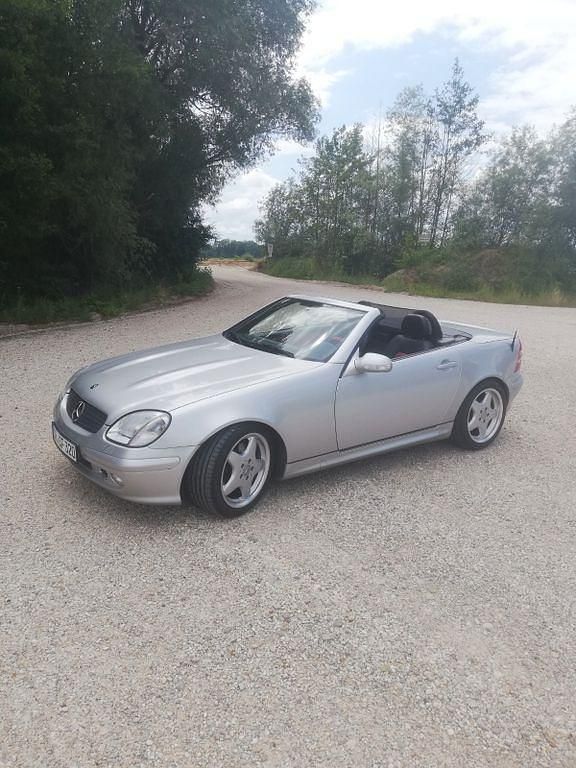 Silber Gebraucht 2001 Mercedes SLK320 Cabrio | 8.500 € (Etwas zu teuer) - Bild 1/4