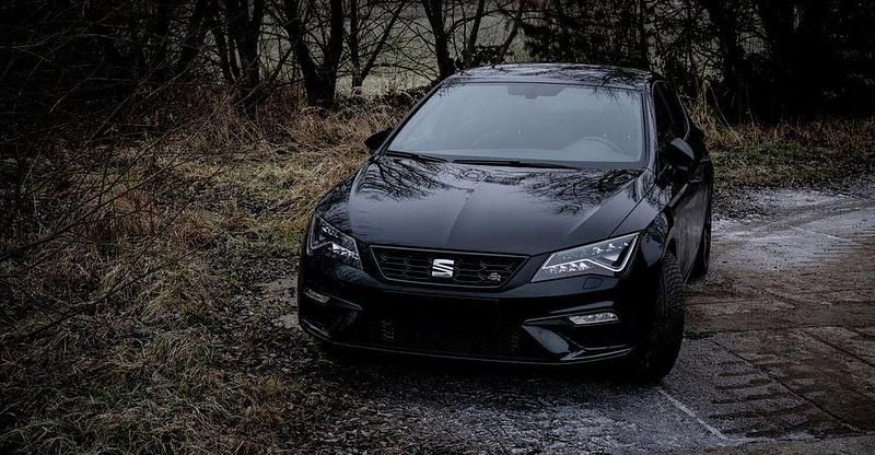 Schwarz Gebraucht 2020 Seat Leon FR Limousine | 9.000 € (Fairer Preis) - Bild 1/4