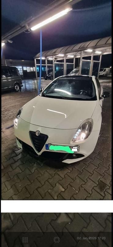 Gebraucht Alfa Romeo Giulietta 170 PS (125 kW) 2012 Weiß Kleinwagen