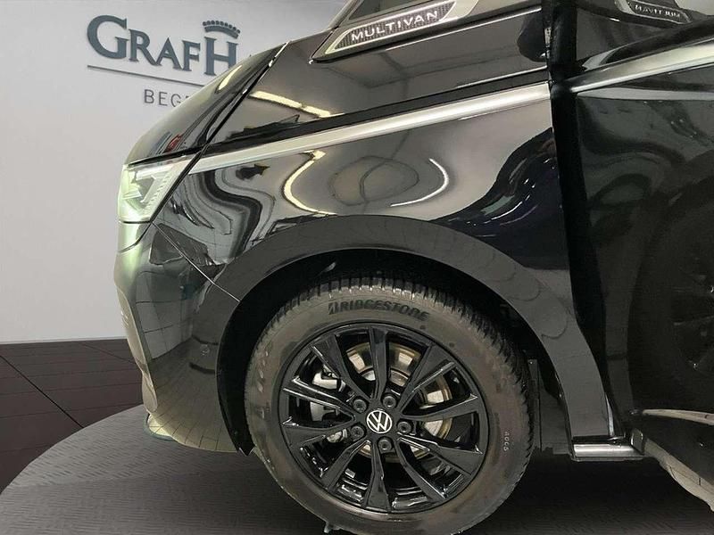 Second-hand VW Multivan Style 245 CP (180 kW) 2025 Negru Monovolum