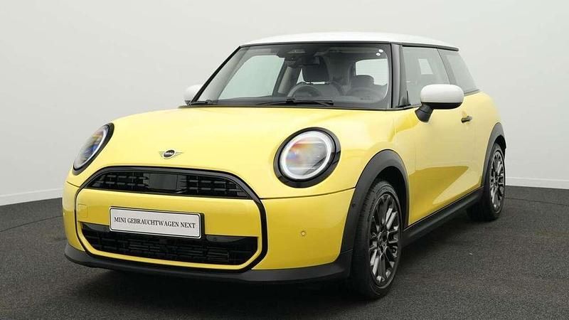 Gelb Gebraucht 2024 Mini Cooper Classic Kleinwagen | 26.255 € (Fairer Preis) - Bild 1/4
