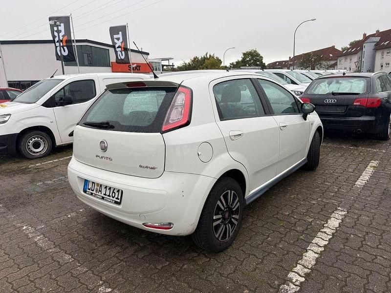 Gebraucht Fiat Punto More 86 PS (63 kW) 2012 Weiß Kleinwagen