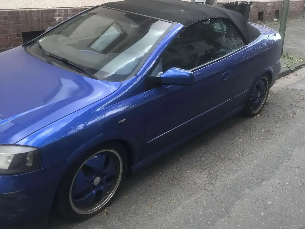 Gebraucht Opel Astra 101 PS (74 kW) 2003 Blau Cabrio