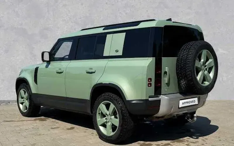 Gebraucht Land Rover Defender 75th Limited Edition 300 PS (220 kW) 2024 Grün SUV
