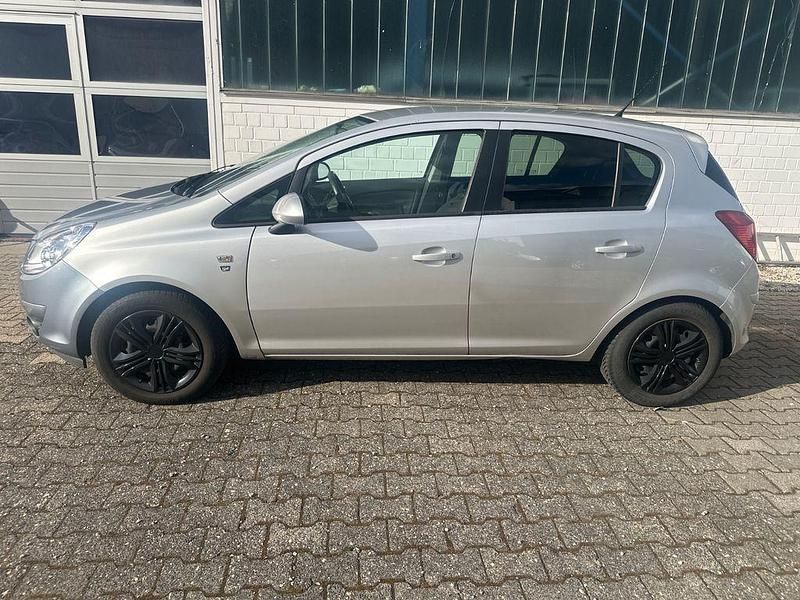 Gebraucht Opel Corsa Edition 87 PS (63 kW) 2010 Silber Kleinwagen