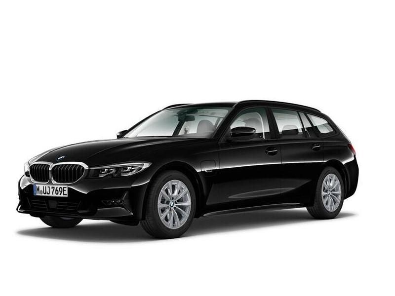 Gebraucht BMW 330e Advantage 292 PS (214 kW) 2021 Bmw 330e touring aut. advantag (schwarz) Kombi