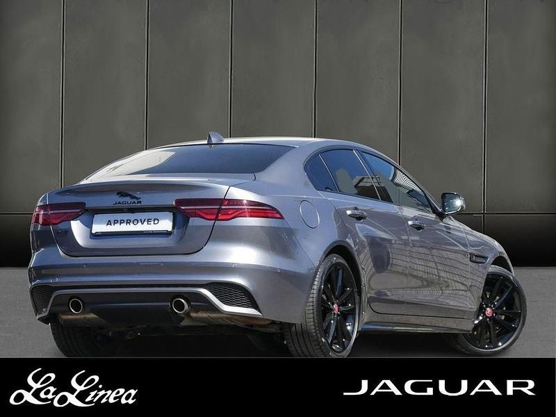 Gebraucht Jaguar XE R-Dynamic 253 PS (186 kW) 2022 Grau Limousine