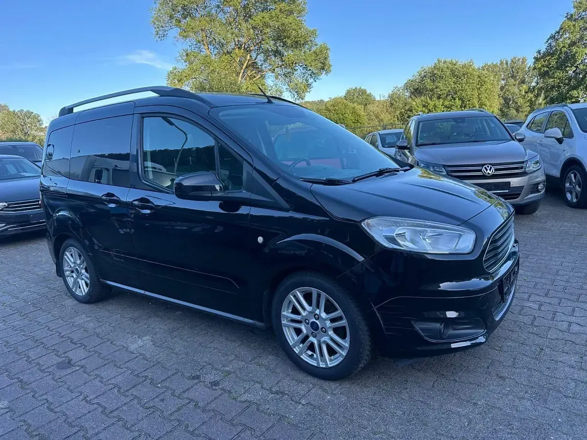 Occasion Ford Tourneo Titanium 95 ch (69 kW) 2017 Noir Break