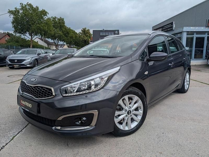 Grau Gebraucht 2017 Kia Ceed Sportswagon Kombi | 11.500 € (Fairer Preis) - Bild 1/4