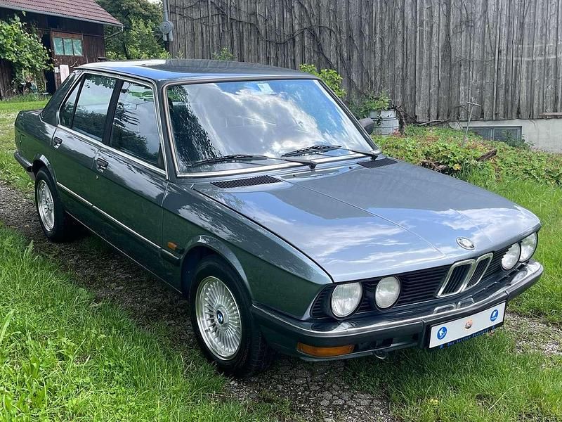Baltic blau metallic Gebraucht 1982 BMW 518 Limousine | 8.500 € - Bild 1/4