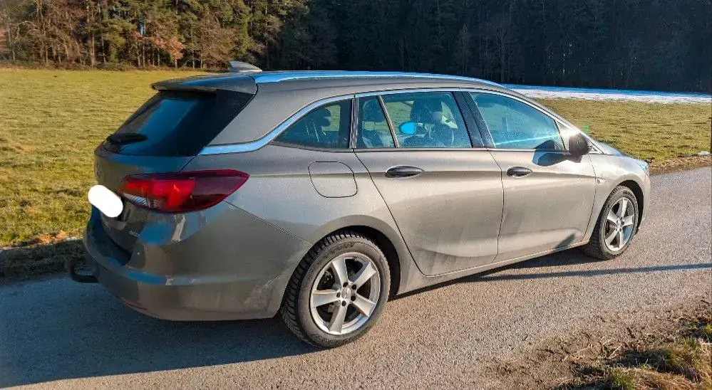 Gebraucht Opel Astra 110 PS (80 kW) 2017 Grau Limousine