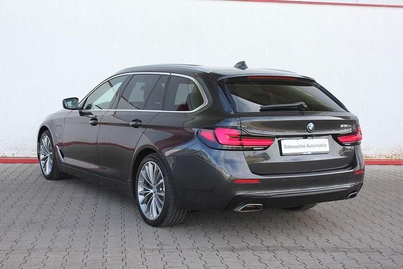 Gebraucht BMW 530 Efficient Dynamics 292 PS (214 kW) 2022 Grau Kombi