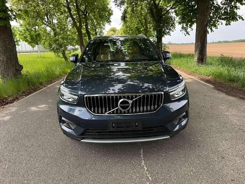 Blau Gebraucht 2018 Volvo XC40 Inscription SUV | 17.500 € (Superpreis) - Bild 1/4