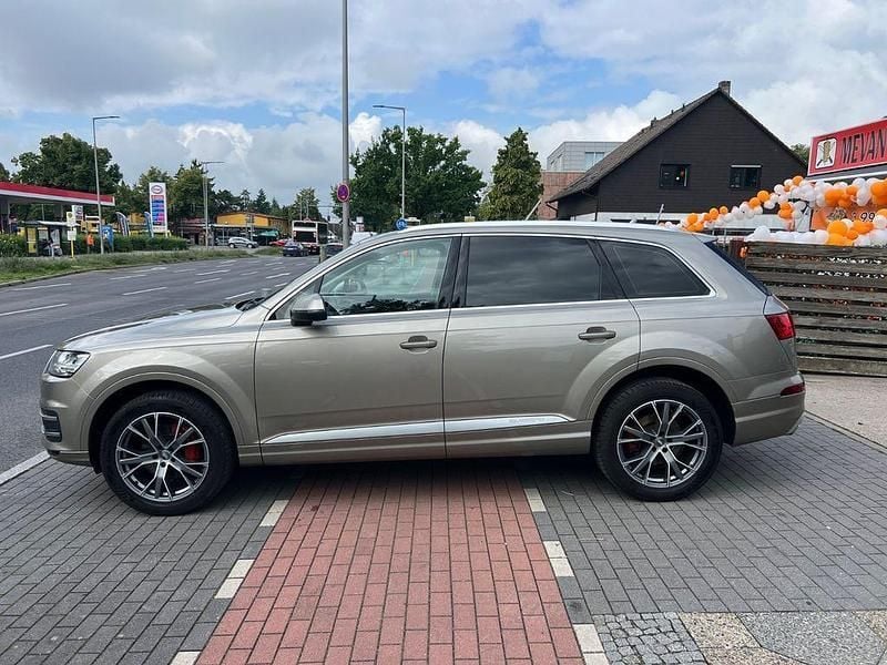 Beige Gebraucht 2016 Audi Q7 Sport SUV | 25.990 € (Superpreis) - Bild 1/4