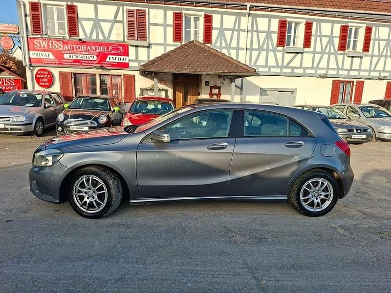 Gebraucht Mercedes A180 109 PS (80 kW) 2013 Grau Limousine
