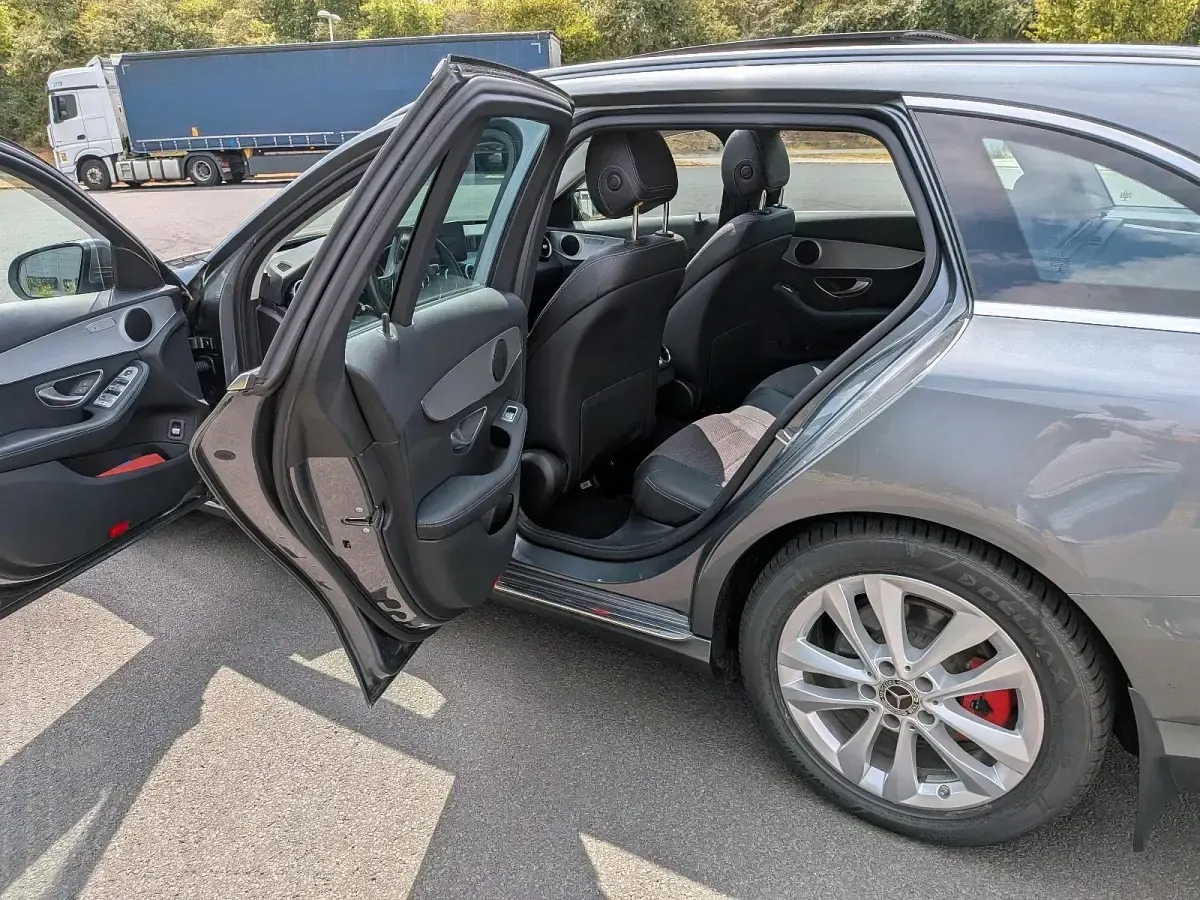 Gebraucht Mercedes C250 205 PS (150 kW) 2016 Grau Kombi
