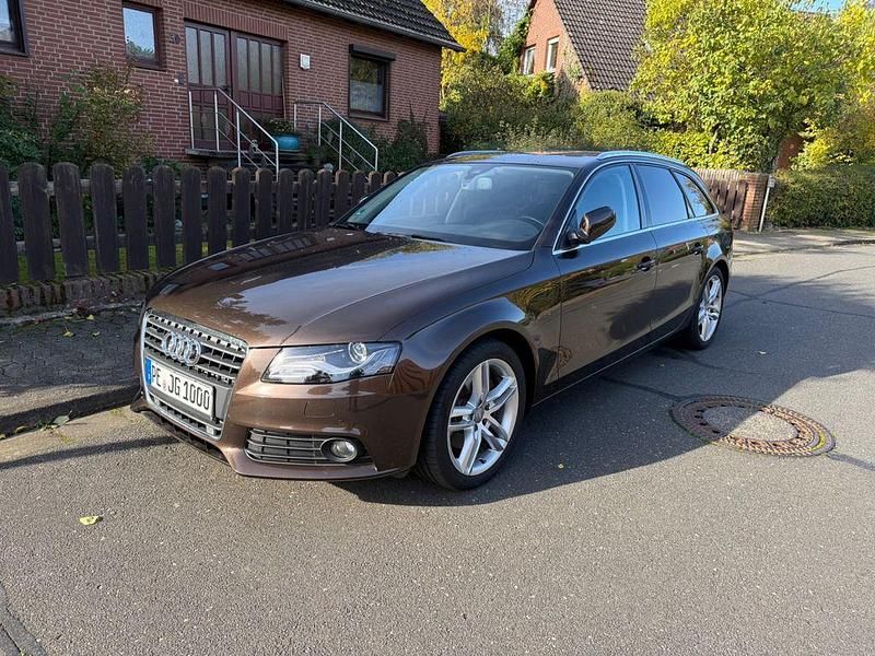 Braun Gebraucht 2011 Audi A4 Ambiente Kombi | 11.850 € (Teuer) - Bild 1/4
