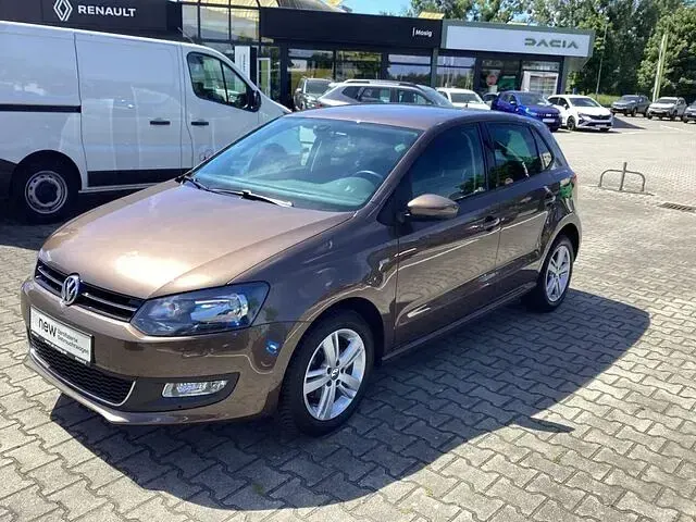 Käytetty VW Polo Life 69 HP (50 kW) 2014 Sedan