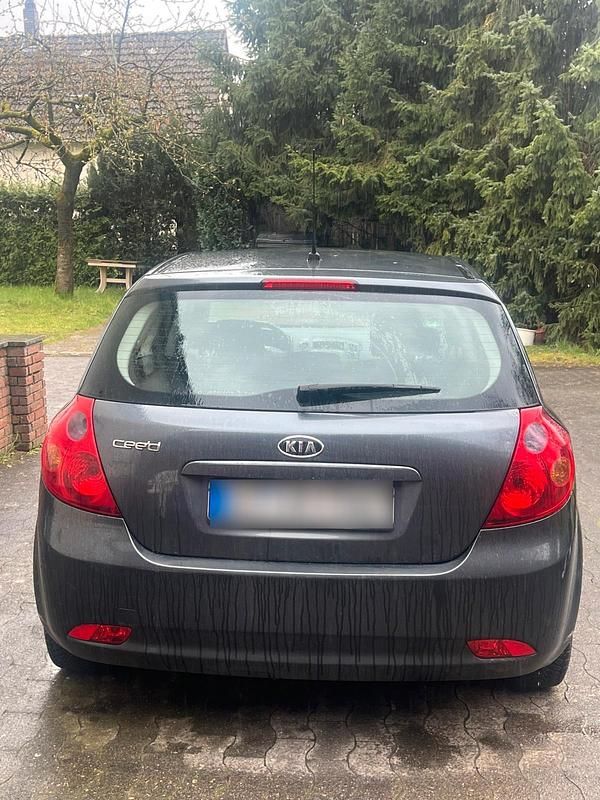 Gebraucht Kia Ceed 109 PS (80 kW) 2008 Andere farben Kleinwagen
