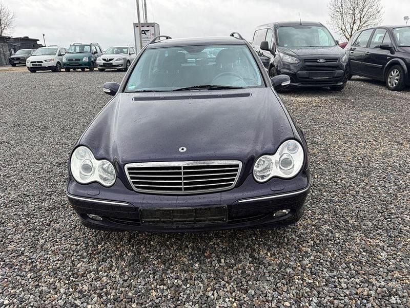 Gebraucht Mercedes C200 163 PS (119 kW) 2003 Blau Kombi