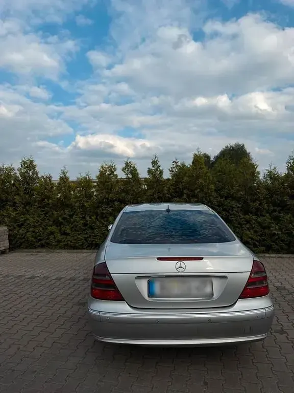 Gebraucht Mercedes E220 Avantgarde 150 PS (110 kW) 2005 Silber Limousine
