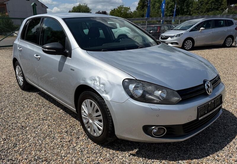 Silber Gebraucht 2012 VW Golf VI Match Limousine | 3.790 € (Superpreis) - Bild 1/4