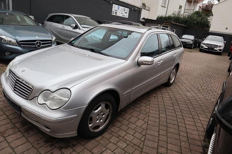 Gebraucht Mercedes C220 Avantgarde 143 PS (105 kW) 2001 Silber Kombi