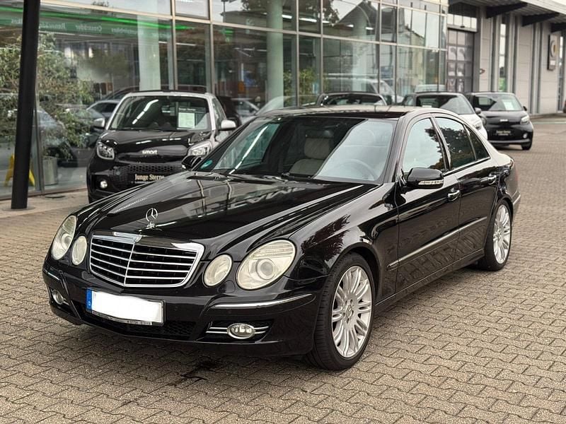 Schwarz Gebraucht 2008 Mercedes E350 Avantgarde Limousine | 8.490 € (Fairer Preis) - Bild 1/4