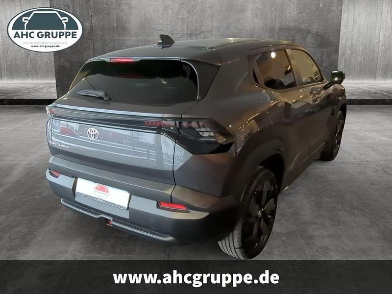 Neu Toyota Urban Cruiser Lounge 128 kW (175 PS) 2026 Grau SUV