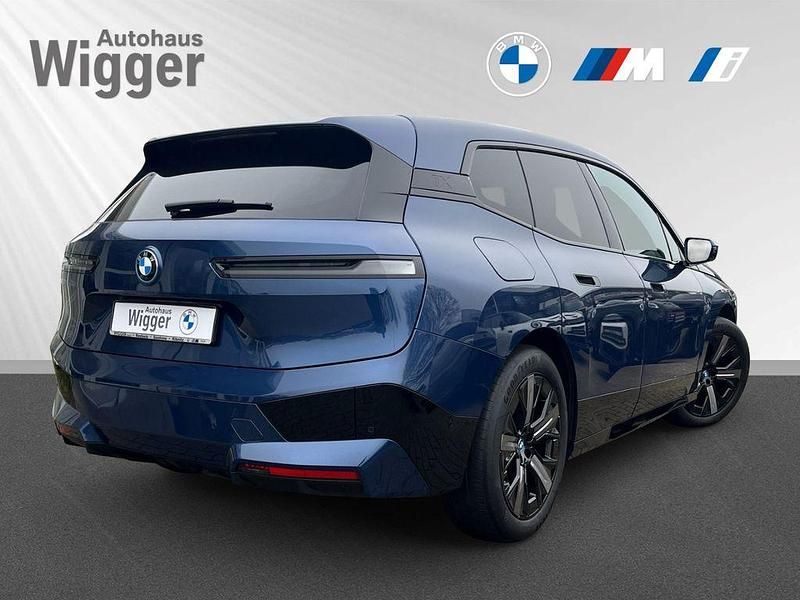 Second-hand BMW iX 384 kW (523 CP) 2022 Albastru SUV