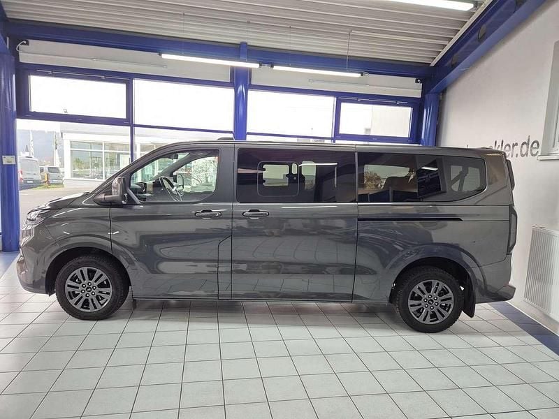 Gebraucht Ford Tourneo Custom Titanium 136 PS (100 kW) 2025 Magneticgrau (metallic) Van
