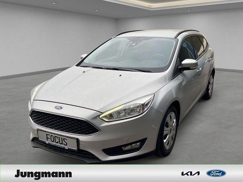 Gebraucht Ford Focus Business Edition 125 PS (91 kW) 2017 Moondust silver (metallic) Kombi