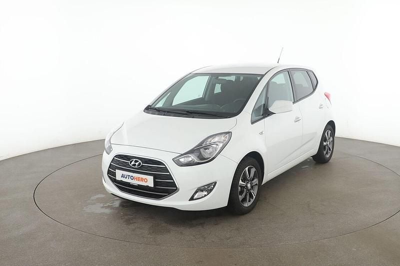 Weiß Gebraucht 2018 Hyundai ix20 Space Kleinwagen | 11.120 € (Fairer Preis) - Bild 1/3