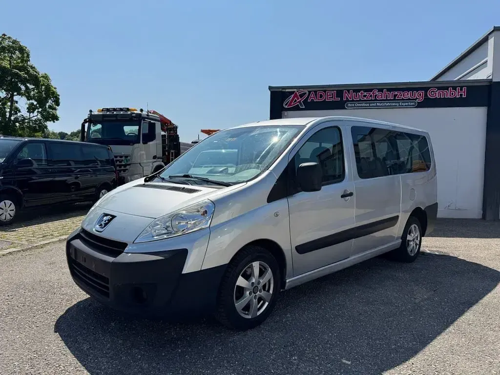 Second-hand Peugeot TePee 120 CP (88 kW) 2011 Argintiu Monovolum