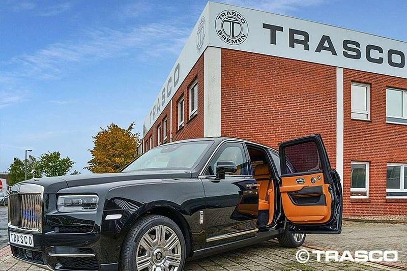 Neu Rolls Royce Cullinan 571 PS (419 kW) 2025 Diamond black SUV