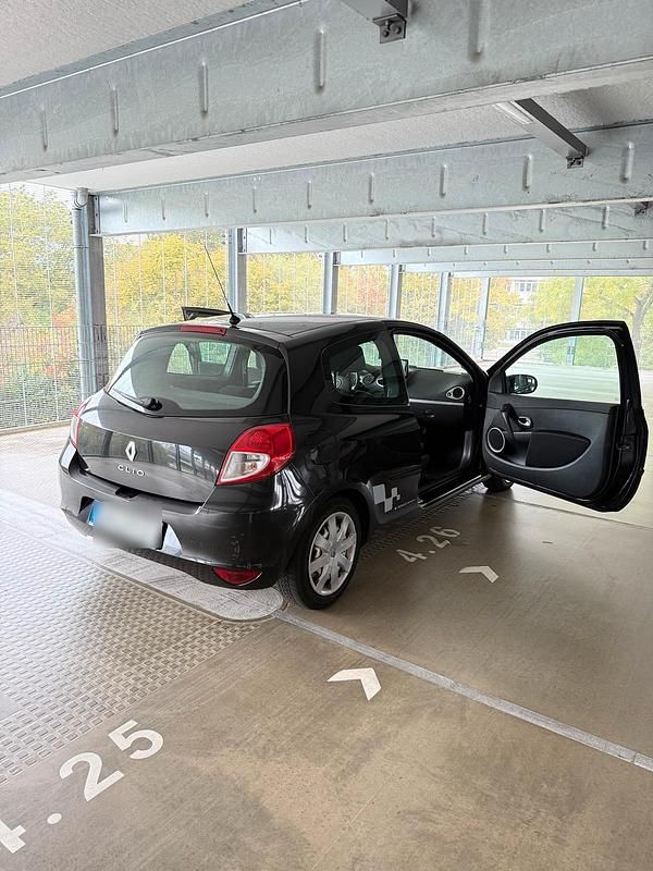 Gebraucht Renault Clio II 75 PS (55 kW) 2011 Schwarz Kleinwagen