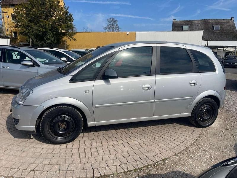 Gebraucht Opel Meriva Edition 105 PS (77 kW) 2009 Starsilber iii m2 Van / Kleinbus