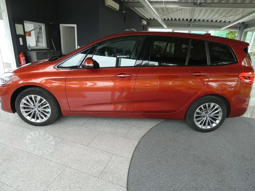 Gebraucht BMW 220 Luxury Line 192 PS (141 kW) 2020 Sunset orange Kombi