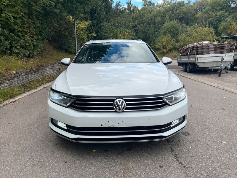 Gebraucht VW Passat Highline 179 PS (131 kW) 2015 Weiß Kombi