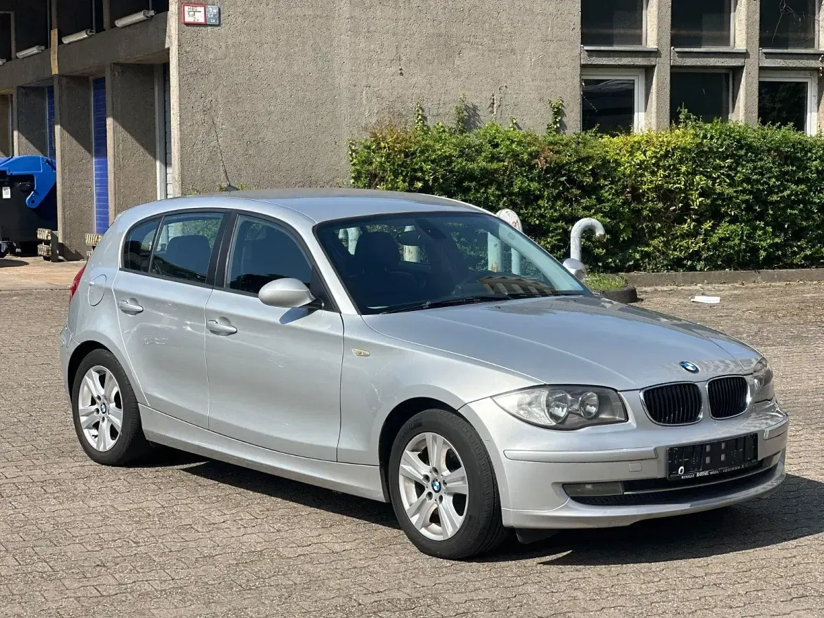 Używany BMW 120 Advantage 170 KM (125 kW) 2008 Srebrny Hatchback