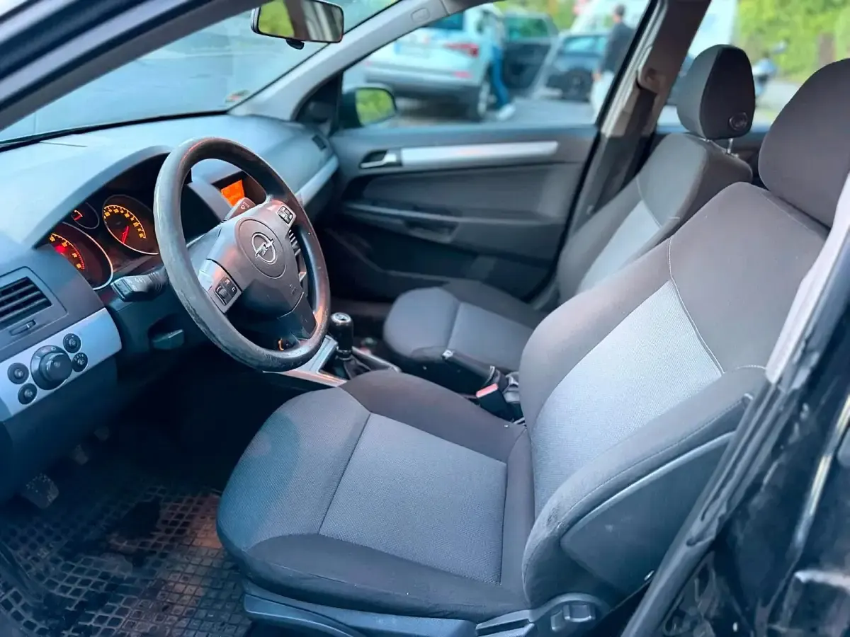 Gebraucht Opel Astra 2005 Schwarz Limousine