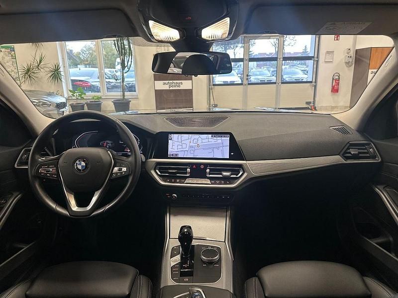 Gebraucht BMW 318 Performance 150 PS (110 kW) 2022 Schwarz Limousine