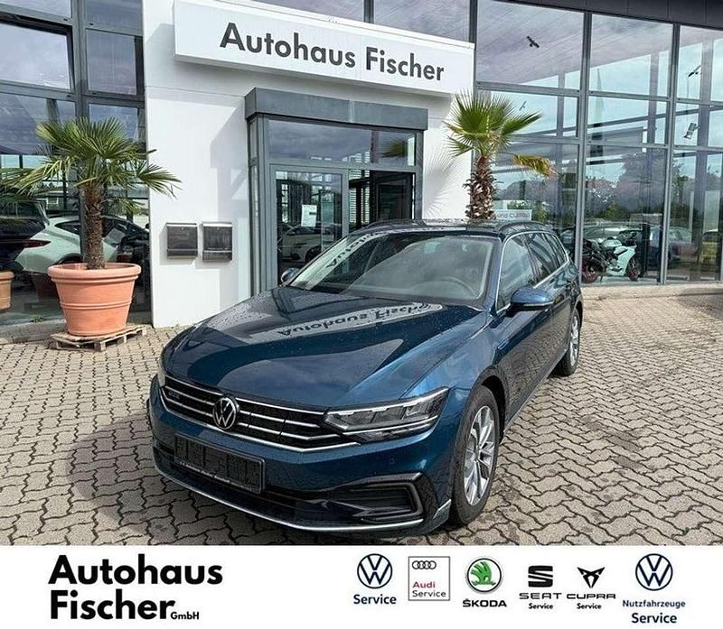 Blau Gebraucht 2020 VW Passat GTE Kombi | 22.900 € (Fairer Preis) - Bild 1/4