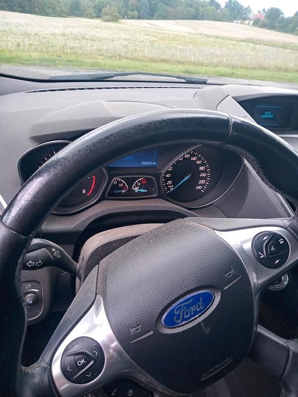 Gebraucht Ford Kuga 166 PS (122 kW) 2014 Grau SUV