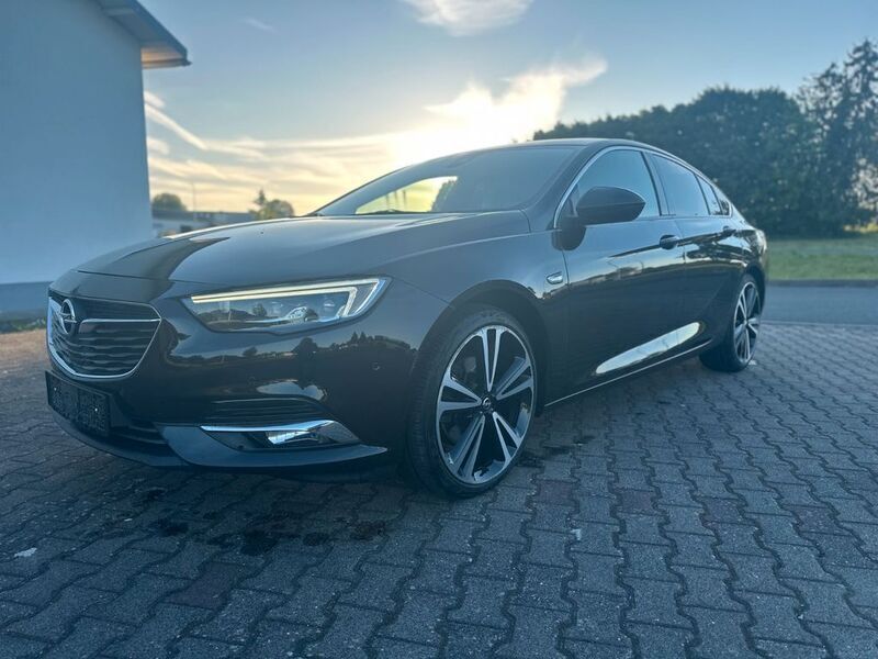 Onyx schwarz Gebraucht 2020 Opel Insignia Sport Limousine | 16.499 € (Fairer Preis) - Bild 1/4