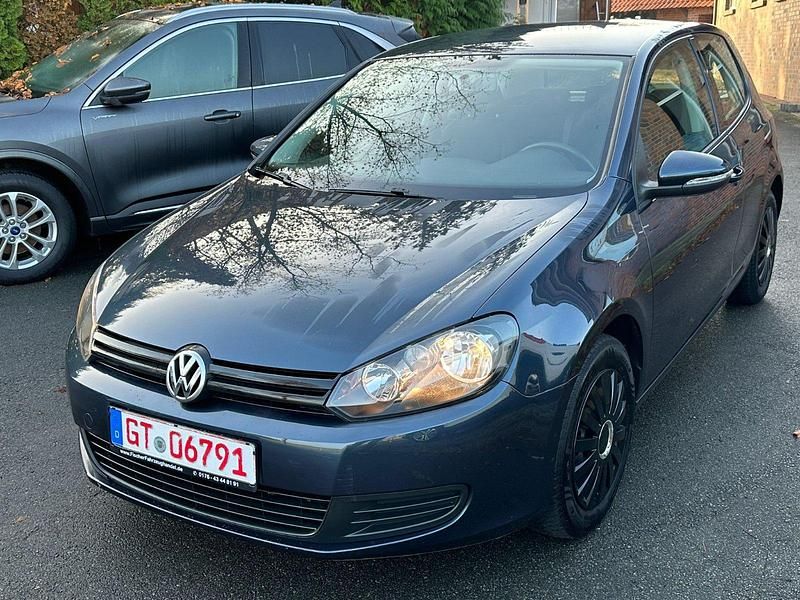 Blau Gebraucht 2009 VW Golf Trendline Limousine | 6.980 € (Teuer) - Bild 1/4