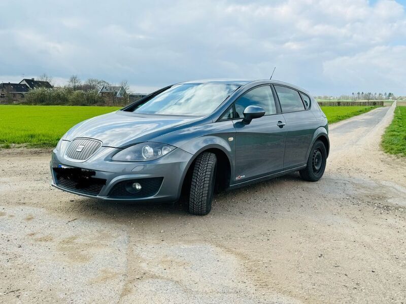 Gebraucht 2012 Seat Leon Reference Limousine | 4.350 € (Fairer Preis) - Bild 1/4