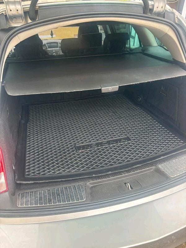 Gebraucht Opel Insignia 136 PS (100 kW) 2011 Grau Kombi