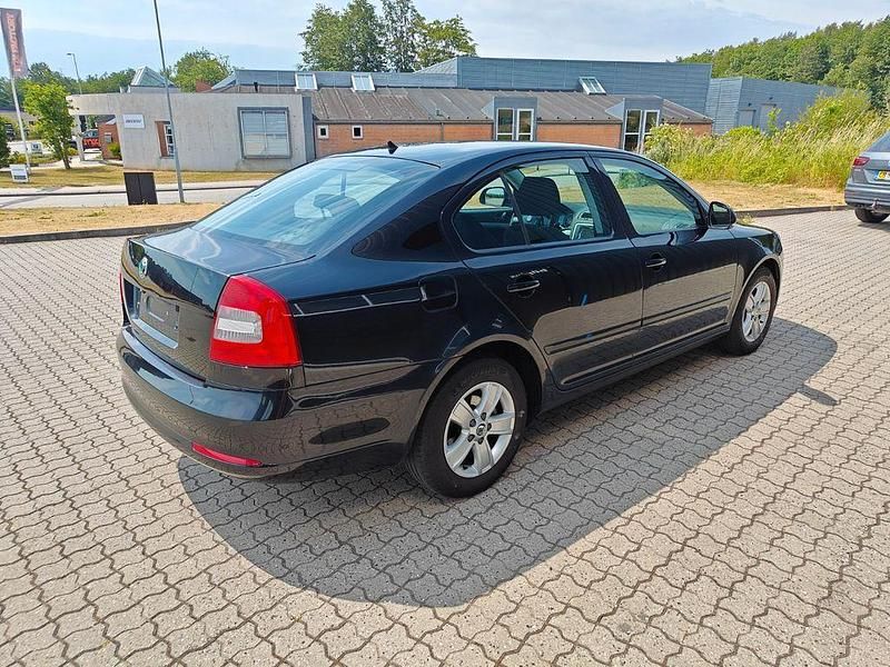 Gebraucht Skoda Octavia 105 PS (77 kW) 2011 Schwarz Limousine