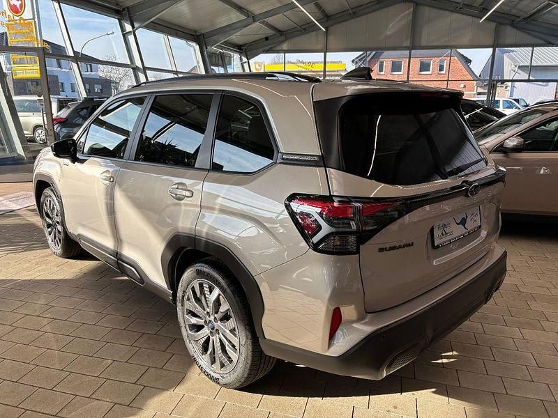 Neu Subaru Forester Platinum 136 PS (100 kW) 2026 Silber SUV